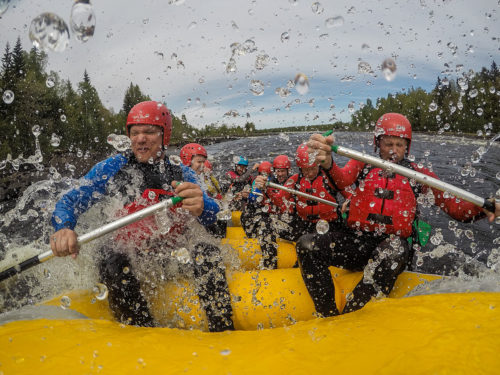 Forsränning i Ljusnan. Pelle Nyberg guidar
