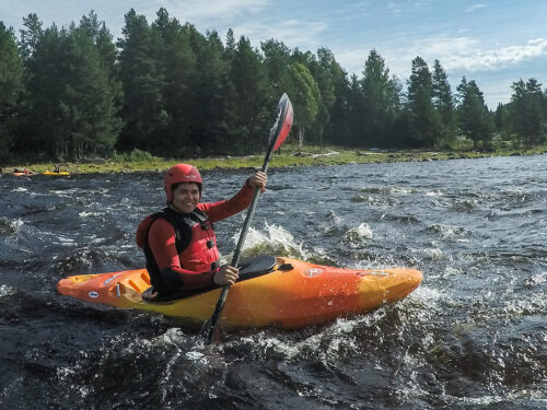 Forspaddling i Edängeforsen, Ljusnan.