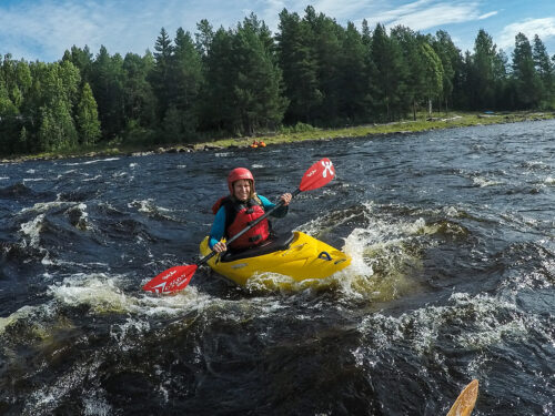 Forspaddling i Edängeforsen, Ljusnan.